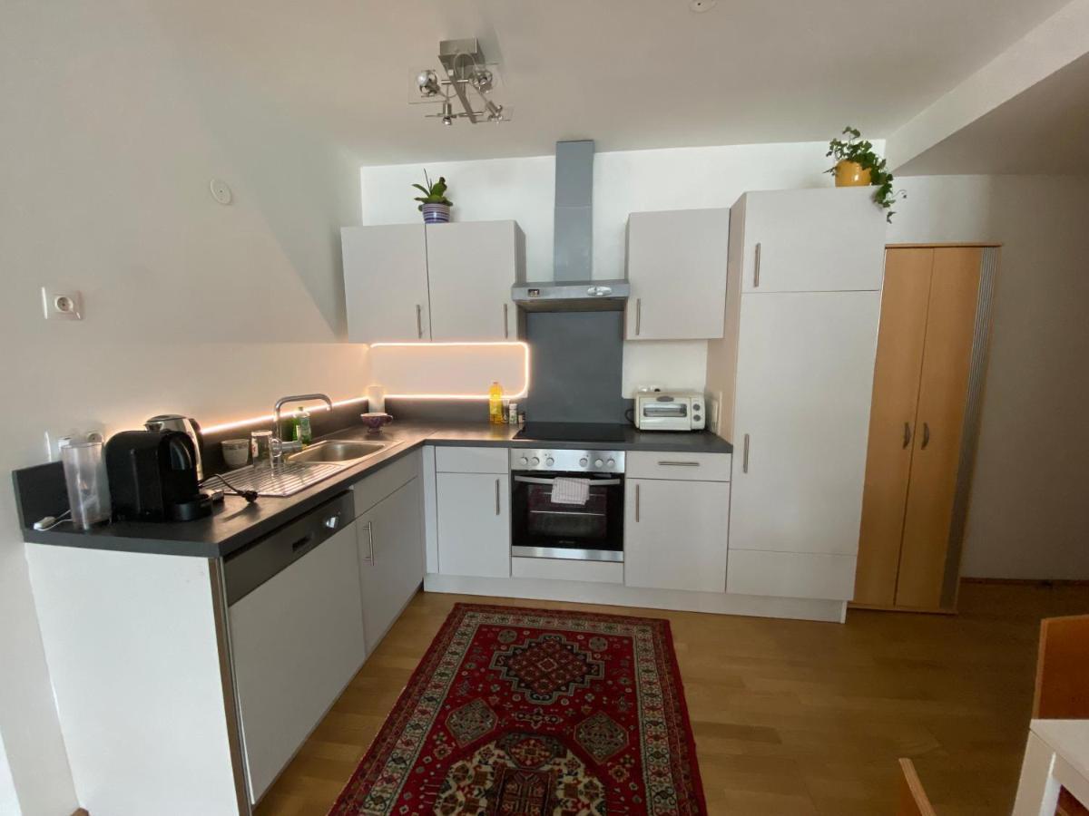 Apartment 9 Stops Away From City-Centre Wien Exteriör bild